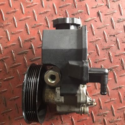 Benz 111 Engine Power Steering Pump