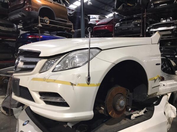 Benz W207 CGI Half Cut