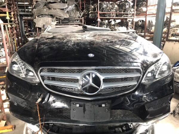 Benz W212 Facelift Half Cut