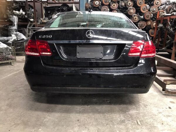 Benz W212 Facelift Rear Cut