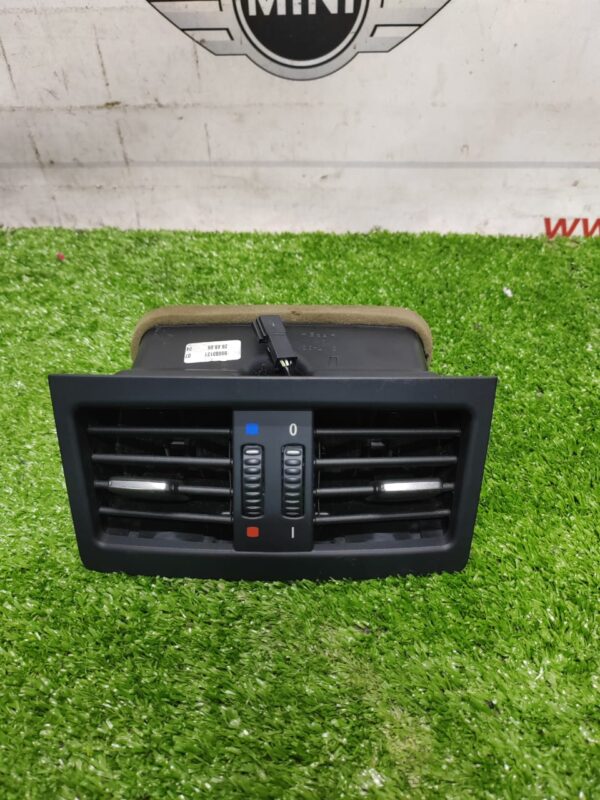BMW E90 Rear Aircond Vent (No Warranty)