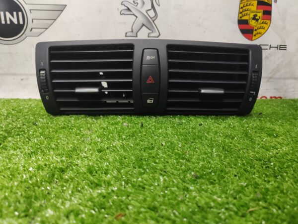 BMW 1 Siries E88 Canter Aircond Vent (No Warranty)