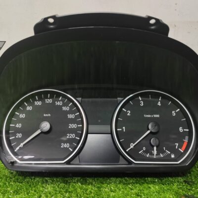 BMW Z4 Cluster (No Warranty)