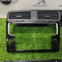Volkswagen MK7 Canter Aircond Vent With Trim Radio (No Warranty) - Image 4
