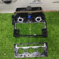 Volkswagen MK7 Canter Aircond Vent With Trim Radio (No Warranty) - Image 7