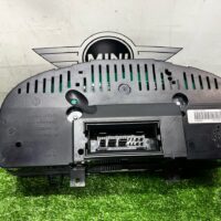 Volkswagen MK5 GTI Cluster (Half Screen) (No Warranty) - Image 2