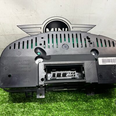 Volkswagen MK5 GTI Cluster (Half Screen) (No Warranty)