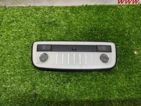 Benz W212 Rear Roof Light (With Warranty)