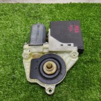 Volkswagen MK6 Front Left Power Window Motor (With Warranty) - Image 3