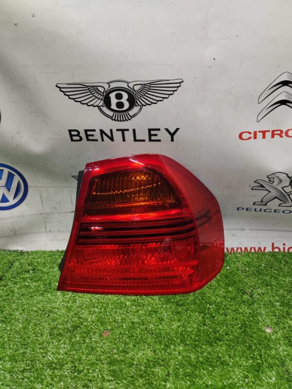 BMW E90 PRE LCI Tail Light Body Right (No Warranty)