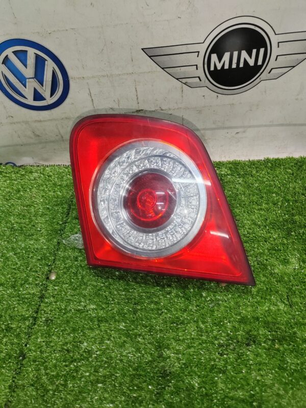 Volkswagen Jetta Right Side Bonnet Reflector (No Warranty)