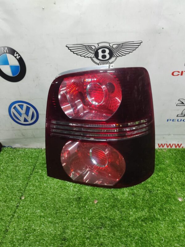 Volkswagen Sharna Right Tail Light (No Warranty)