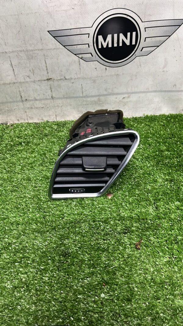 Audi A4 B8 Left Side Aircond Vent (No Warranty)