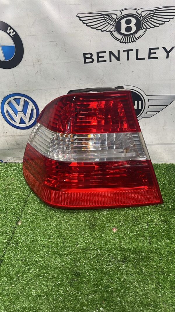 BMW E46 Face Lift Tail Light (No Warranty)