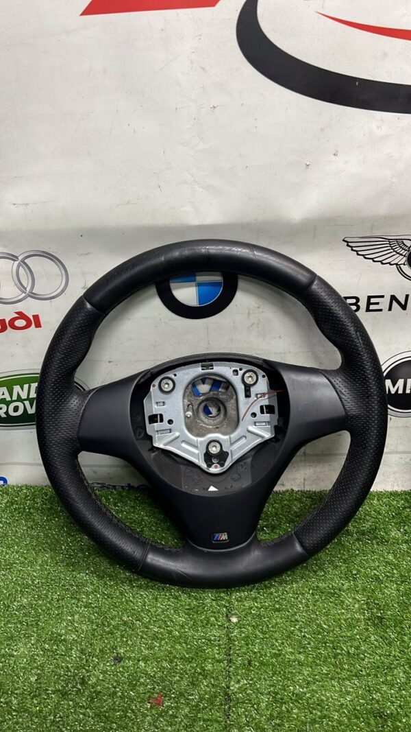 BMW E90 Steering Wheel Kosong (No Warranty)