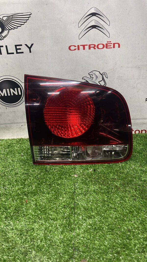 Volkswagen Touareg Left Side Rear Bonnet Reflector (No Warranty)