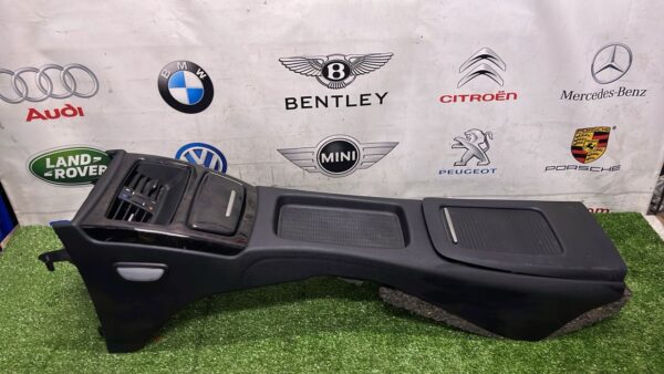 BMW E92 Rear Armrest Set (No Warranty)