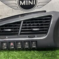Peugeot 5008 Canter Aircond Vent With Switch (No Warranty) - Image 3