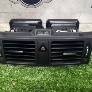 Benz W204 Canter Aircond Vent (No Warranty)