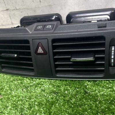 Benz W204 Canter Aircond Vent (No Warranty)