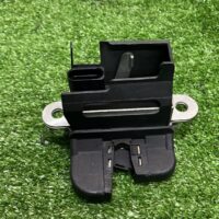 Volkswagen Passat B6 Rear Bonnet Lock (With Warranty) - Image 4