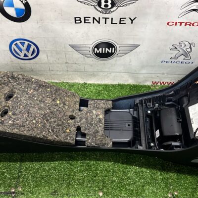BMW E92 Rear Armrest Set (No Warranty)