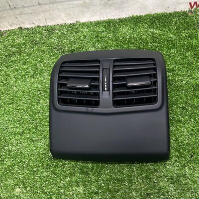 Benz W212 Rear Aircond Vent (No Warranty)