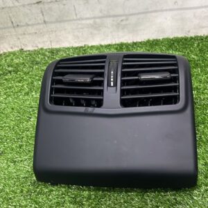 Benz W212 Rear Aircond Vent (No Warranty)