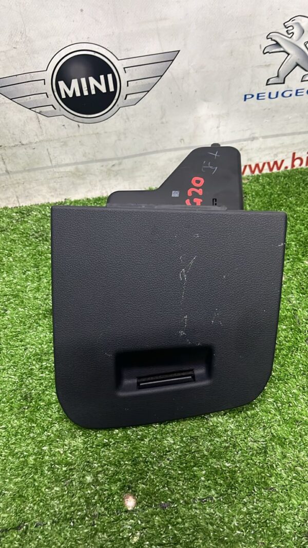 BMW G20 Right Side Glove Box (No Warranty)