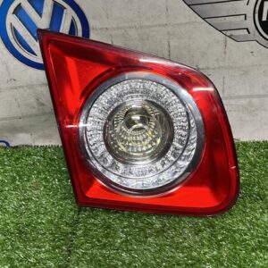 Volkswagen Jetta Left Side Rear Bonnet Reflector (With Warranty)