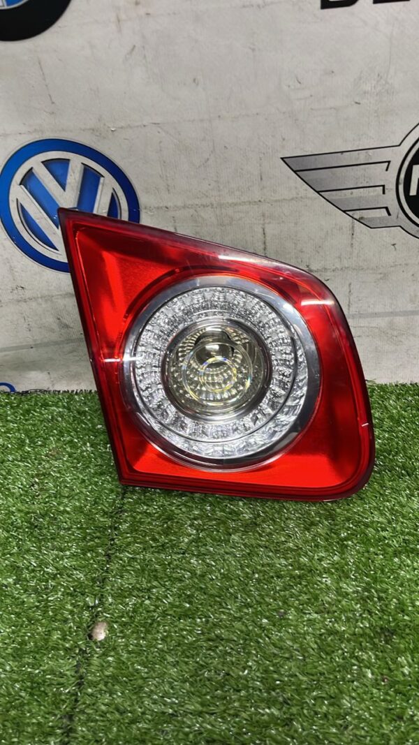 Volkswagen Jetta Left Side Rear Bonnet Reflector (With Warranty)