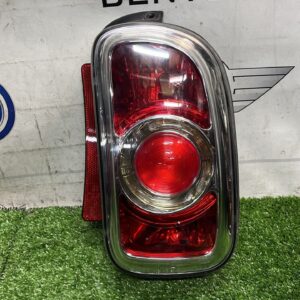 Mini Cooper R50 4-Door Right Tail Lights (No Warranty)