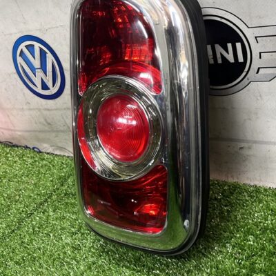 Mini Cooper R50 4-Door Right Tail Lights (No Warranty)
